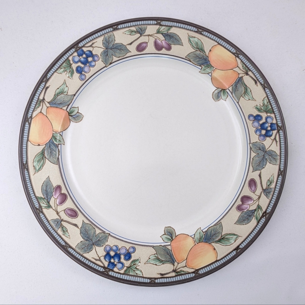 Mikasa Garden Harvest Round Serving Platter Intaglio Stoneware Cottage Farmhouse
